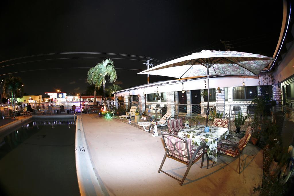 Adobe Hacienda Motel Hollywood Exteriör bild